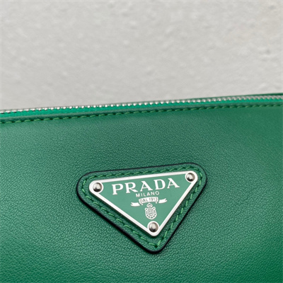 Prada Triangle leather shoulder bag Green Color 2VH155