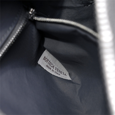 BV Intrecciato Travel Pouch In Calfskin Grey