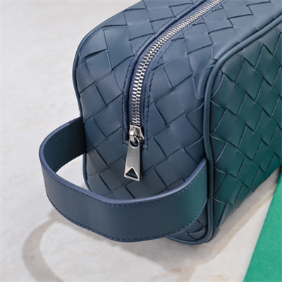 BV Intrecciato Travel Pouch In Calfskin Navy