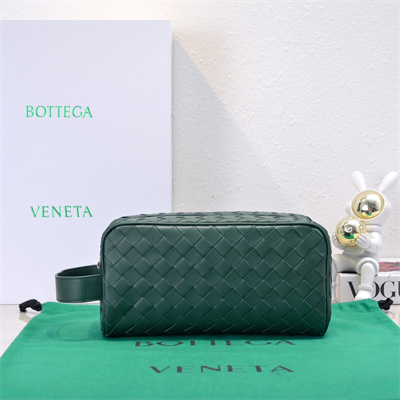 BV Intrecciato Travel Pouch In Calfskin Dk Green