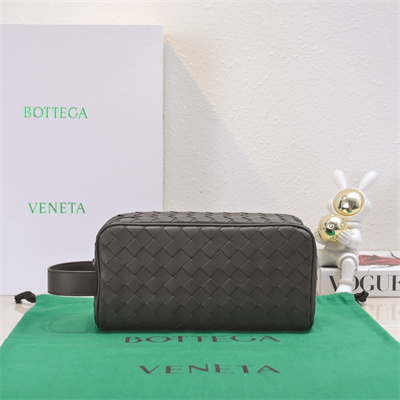 BV Intrecciato Travel Pouch In Calfskin