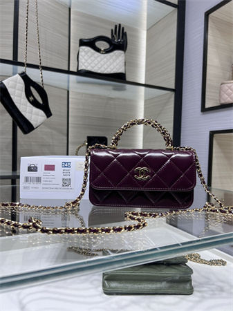 Cha.nel Flap Phone Holder with Chain Shiny Lambskin & Gold-Tone Metal Burgundy AP4167