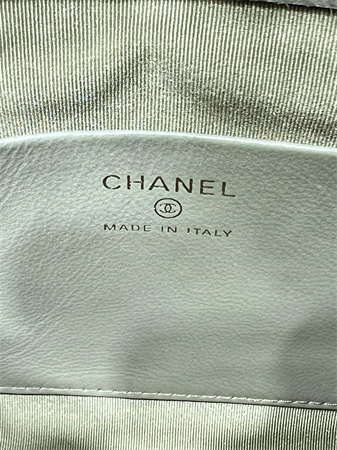 Cha.nel Clutch With Chain Shiny Lambskin & Gold-Tone Metal Green AP4189