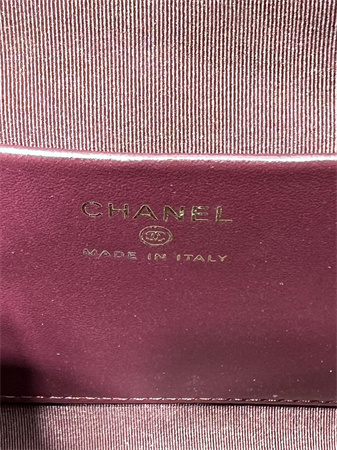 Cha.nel Clutch With Chain Shiny Lambskin & Gold-Tone Metal Burgundy AP4189