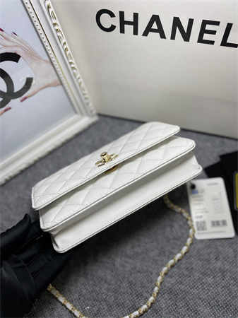Cha.nel Trendy CC Wallet On Chain Lambskin Gold Tone Metal In White A80982