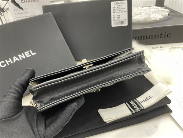 Cha.nel Trendy CC Wallet On Chain Lambskin Gold Tone Metal In Black A80982