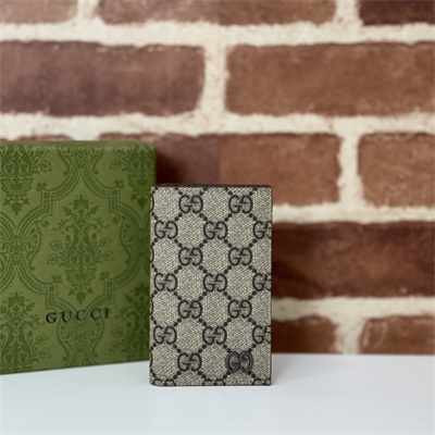 Gu.cci Long card case with GG detail Beige and ebony GG Supreme canvas 768249