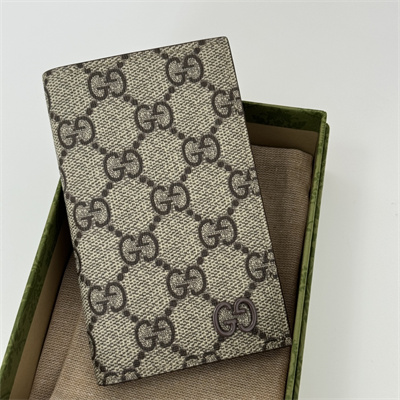 Gu.cci Long card case with GG detail Beige and ebony GG Supreme canvas 768249