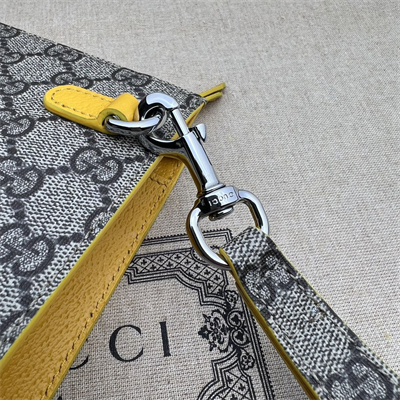 Gu.cci  Pouch With GG Details Supreme Canvas 768255