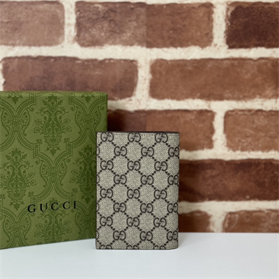 Gu.cci GG passport case with Brown interior Supreme Canvas 795229