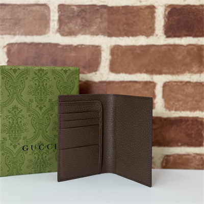 Gu.cci GG passport case with Brown interior Supreme Canvas 795229