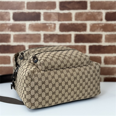 Gu.cci Medium backpack with Gucci logo 800265