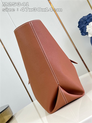 L.V Low Key Cabas MM Grained calfskin Cognac M25342