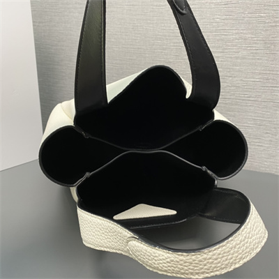 Prada Medium Leather Tote 1BG335