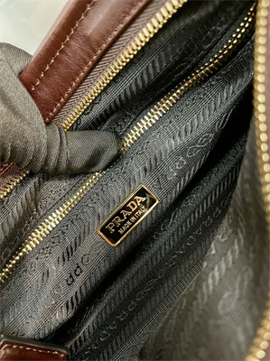 Prada Medium leather handbag 1BA426