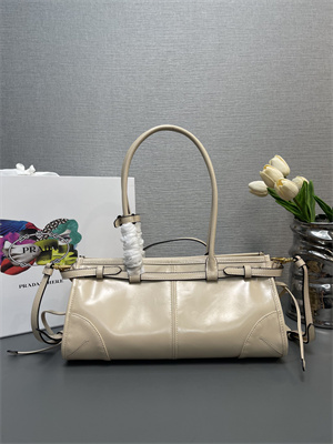 Prada Medium leather handbag 1BA426