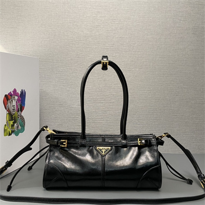 Prada Medium leather handbag 1BA426