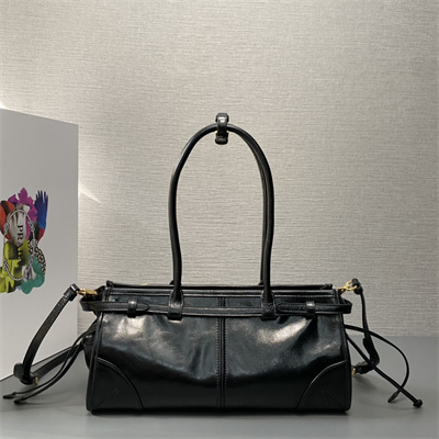 Prada Medium leather handbag 1BA426