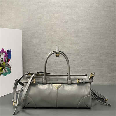 Prada Medium leather handbag 1BA426