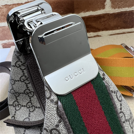 Gu.cci Attache small shoulder bag GG Supreme canvas 699409