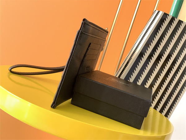 Y.S.L CASSANDRE MATELASSÉ Large Pouch In Grain DE Poudre Leather Black /Gold