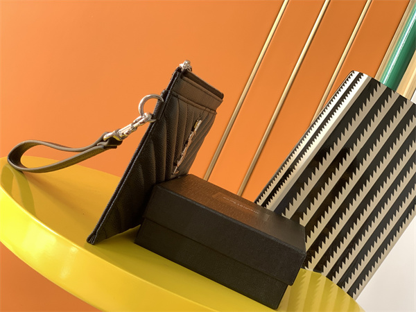 Y.S.L CASSANDRE MATELASSÉ Large Pouch In Grain DE Poudre Leather Black /Silver