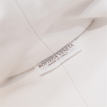 BV Teen Lauren 1980 With Chain Calfskin White