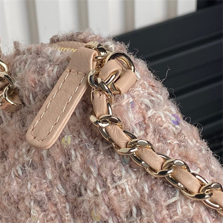 Cha.nel Clutch with Chain Cotton, Wool Tweed, Sequins & Gold-Tone Metal Light Pink AP3354