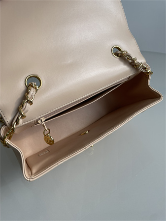 Chanel Vintage Flap Bag Lambskin Gold Tone Metal Beige A2221