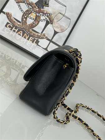 Chanel Vintage Flap Bag Lambskin Gold Tone Metal Black A2221