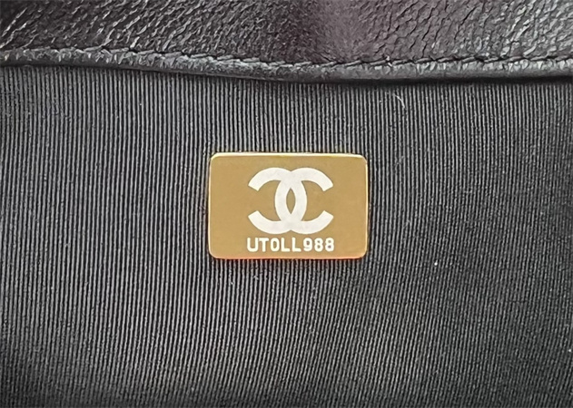 Large Chanel 19 Bag Tweed Gold Tone Multicolor AS1161