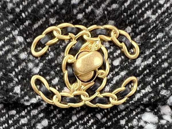 Large Chanel 19 Bag Tweed Gold Tone Black/White AS1161