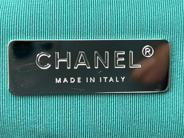 Large Chanel 19 Bag Tweed Gold Tone Green AS1161