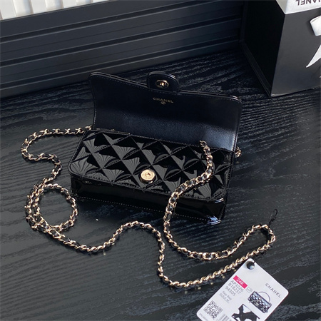 Chanel FLAP PHONE HOLDER WITH CHAIN Patent Calfskin Gold-Tone Metal Black AP3226