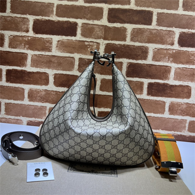 Gucci Attache large shoulder bag GG Supreme canvas 702823