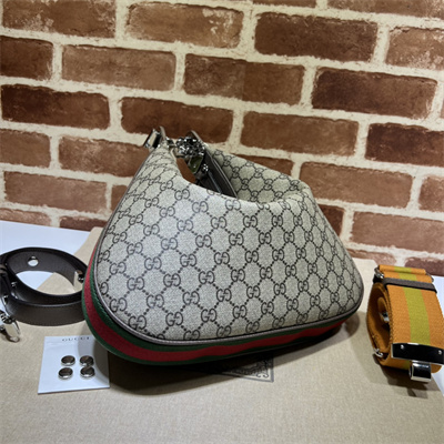 Gucci Attache large shoulder bag GG Supreme canvas 702823