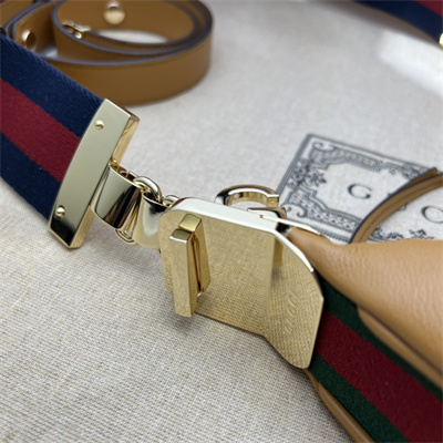 Gucci Attache large shoulder bag Leather Brown 702823