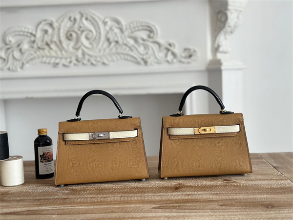 Hermes Kelly Mini II Bag Epsom Leather Biscuit/Craie/Black HS