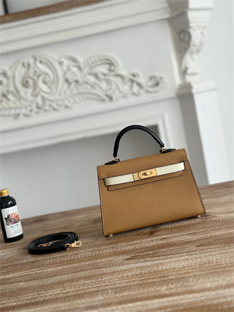 Hermes Kelly Mini II Bag Epsom Leather Biscuit/Craie/Black HS
