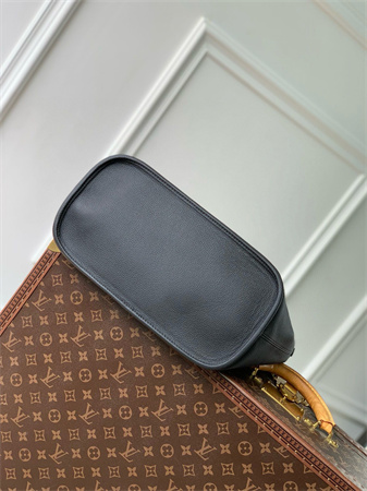 L.V Neverfull Inside Out MM Black  M11946