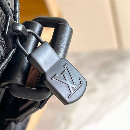 L.V Getaway Messenger Bag Monogram Eclipse M12518