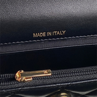 Chanel Flap Phone Holder with Chain Shiny Lambskin, Imitation Pearls & Gold-Tone Metal Black AP4284