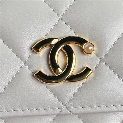 Chanel Flap Phone Holder with Chain Shiny Lambskin, Imitation Pearls & Gold-Tone Metal White AP4284