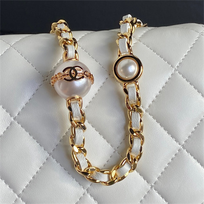 Chanel Flap Phone Holder with Chain Shiny Lambskin, Imitation Pearls & Gold-Tone Metal White AP4284