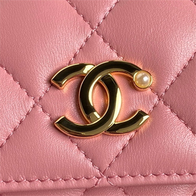 Chanel Flap Phone Holder with Chain Shiny Lambskin, Imitation Pearls & Gold-Tone Metal Pink AP4284