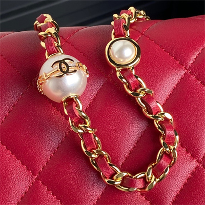 Chanel Flap Phone Holder with Chain Shiny Lambskin, Imitation Pearls & Gold-Tone Metal Red AP4284