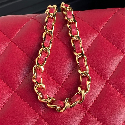 Chanel Flap Phone Holder with Chain Shiny Lambskin, Imitation Pearls & Gold-Tone Metal Red AP4284