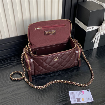 Chanel Vanity Case Shiny Crumpled Lambskin & Gold-Tone Metal Burgundy AS5222