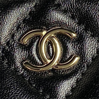 Chanel Vanity Case Shiny Crumpled Lambskin & Gold-Tone Metal Black AS5222