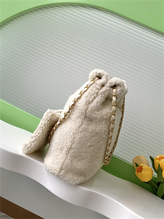 Cha.nel 22 Small Handbag Shearing Wool Gold Tone Metal AS3260